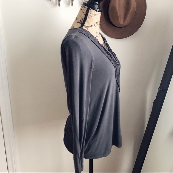 ✨BoHo Top✨ - Picture 2 of 4